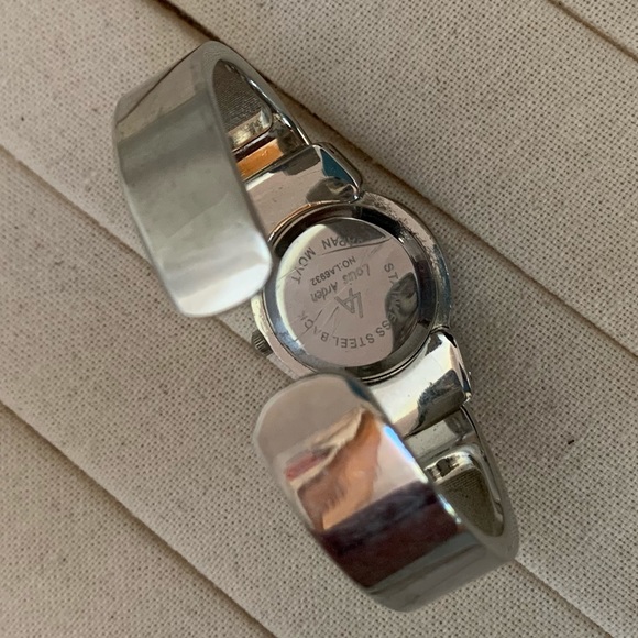 Louis Arden Cuff Watch Silver Round Rhinestone Face Hanging Mickey Heart New Bat - Picture 9 of 9